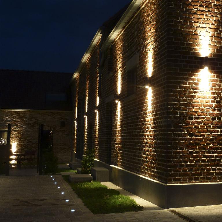 Intemporelle, applique Alex Detournay en pierre bleue